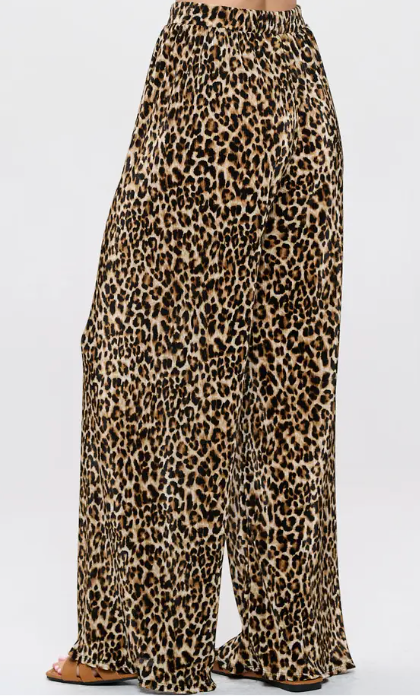 The Evvie Leopard Print Plisse Pants